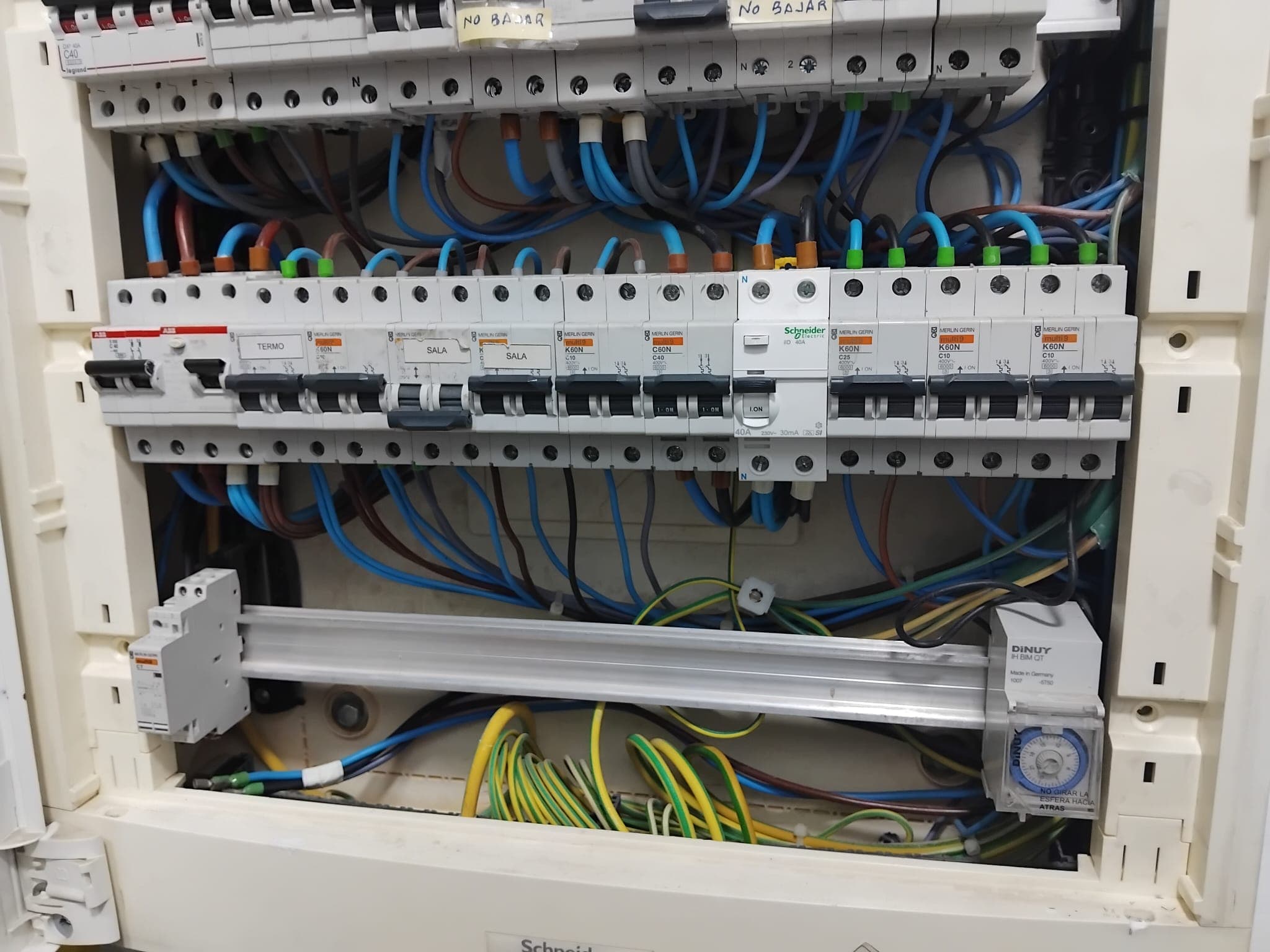 Cuadro eléctrico Schneider completo